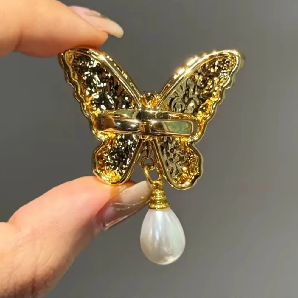 Royal Butterfly Gold Pearl Ring